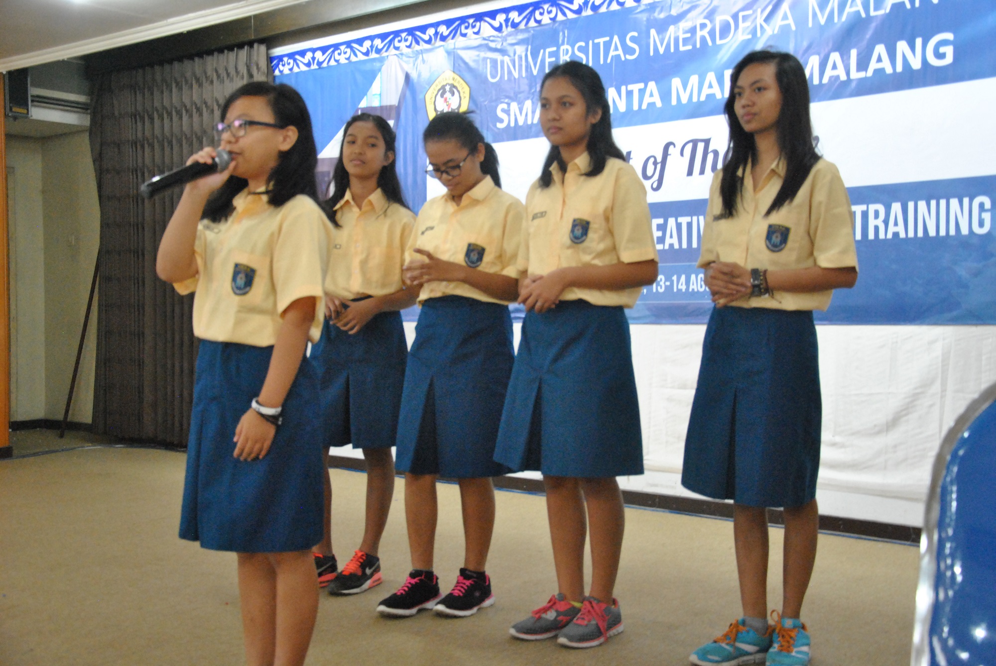 Siswa SMAK Santa Maria Ikuti Pelatihan Out of The Box Unmer Malang