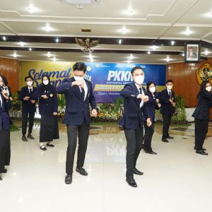 “Mendung Tanpo Udan” Iringi Penutupan PKKMB UNMER Malang Tahun 2021