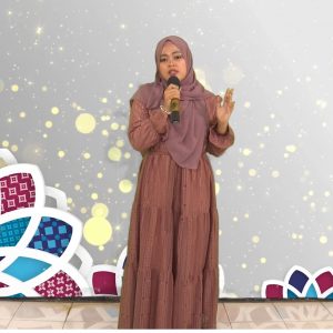 Aliza Fitra Zulfiana, Mahasiswi Fakultas Psikologi UNMER Malang Meraih Juara Pertama Lomba Menyanyi Bahasa Arab dalam Ajang AWFEST 2021