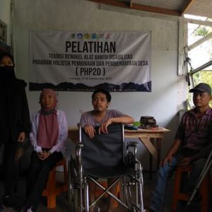 Mahasiswa UNMER Malang Laksanakan Pemberdayaan Masyarakat Disabilitas Desa Bedali Melalui Pembangunan Bengkel Alat Bantu Disabilitas.