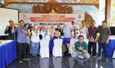 Akuntansi UNMER Malang dan ADAI Latih Pelaku Seni dan Usaha di Kampung Topeng Malangan