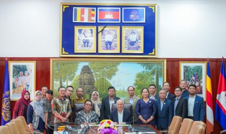 UNMER Malang tandatangani MOU dengan CamTech University Kamboja dan National University of Management Kamboja