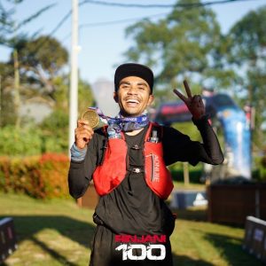 Mahasiswa UNMER Malang Raih Prestasi dalam Kejuaraan Lari Internasional Rinjani 100 Ultra Kategori 36 KM.