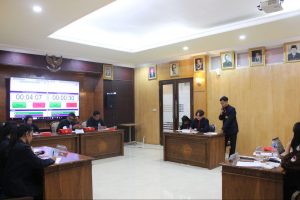 Stimulasi Cara Berpikir BEM FH Unmer Malang Gelar Debat Internal Antar Mahasiswa