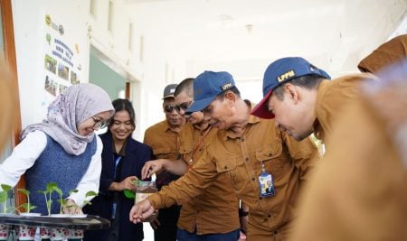 Mahasiswa KKN UNMER Malang Ubah Dusun Sukoanyar dengan Program Unggulan Aquaponik dan Pengelolaan Sampah