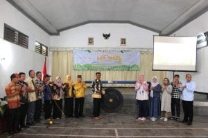 Terjun-Lapangan–Mahasiswa-Fakultas-Hukum-Unmer-Malang-Inisiasi-Program-Abdi-Desa